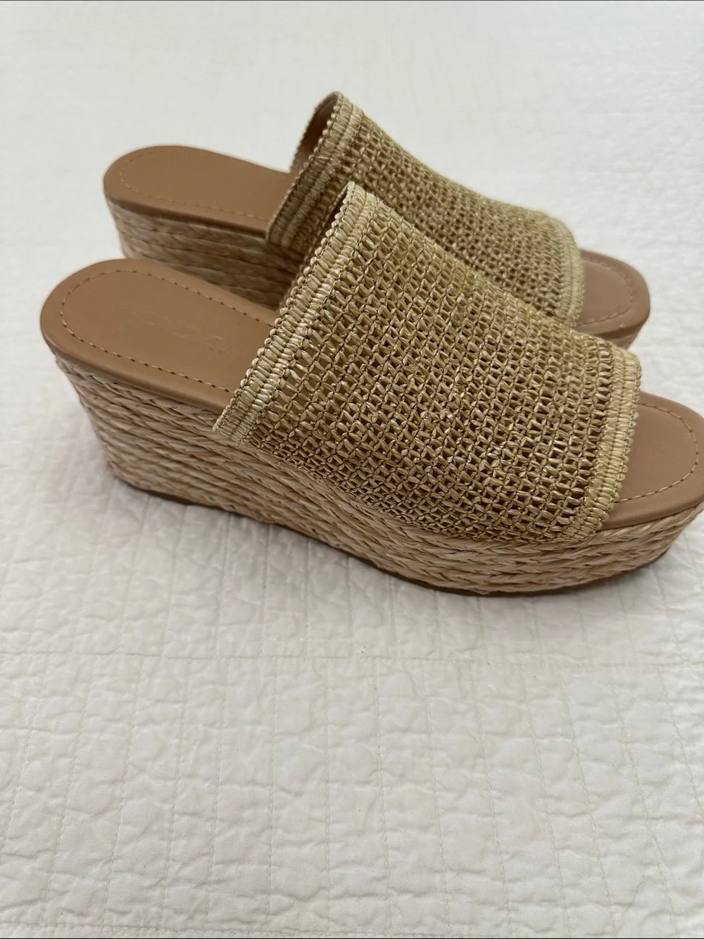 SODA sz 9 Woven Espadrille Wedge Slide Natural Straw